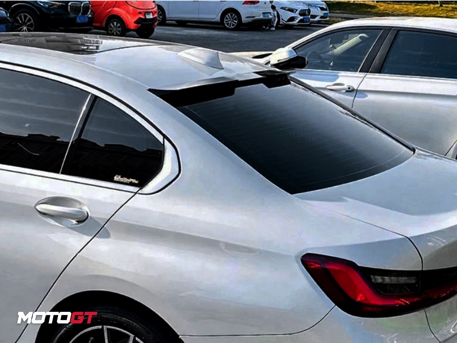 5 SERIES REAR ROOF SPOILER